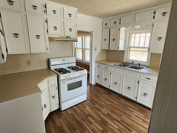 5th image of 720 S 11th St