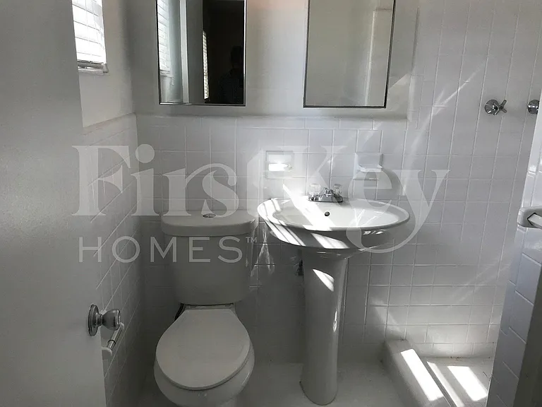 1420 NW 176th Ter — Photo 19