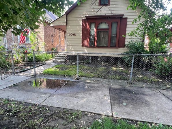 1061 Lansing St, Detroit, MI 48209