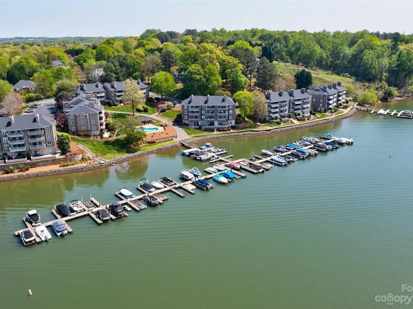 7324 Lakefront Dr Unit 2, Charlotte, NC 28278