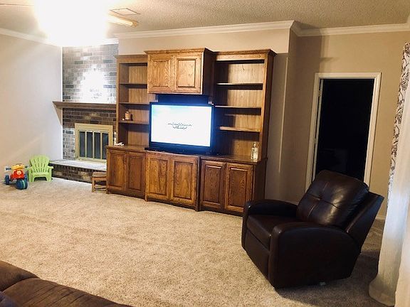 3rd image of 3909 Lyndale Dr
