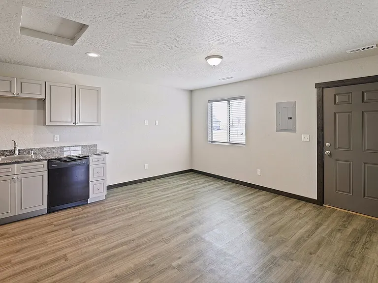 13908 W Bergen Dr — Photo 5