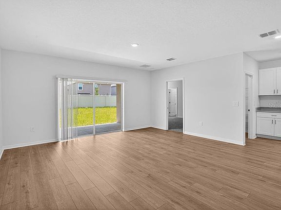 3rd image of 13805 SAWMILL STREET
