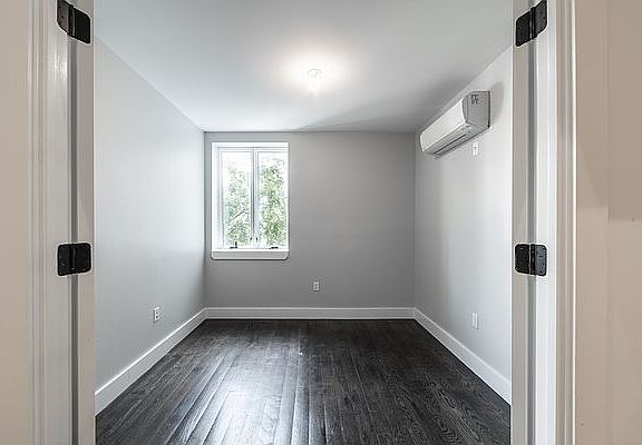 4th image of 116 E 19th St #1C