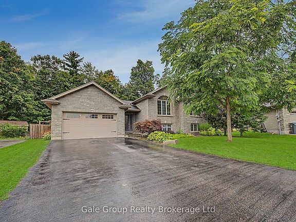2nd image of 65 Wintergreen Cres