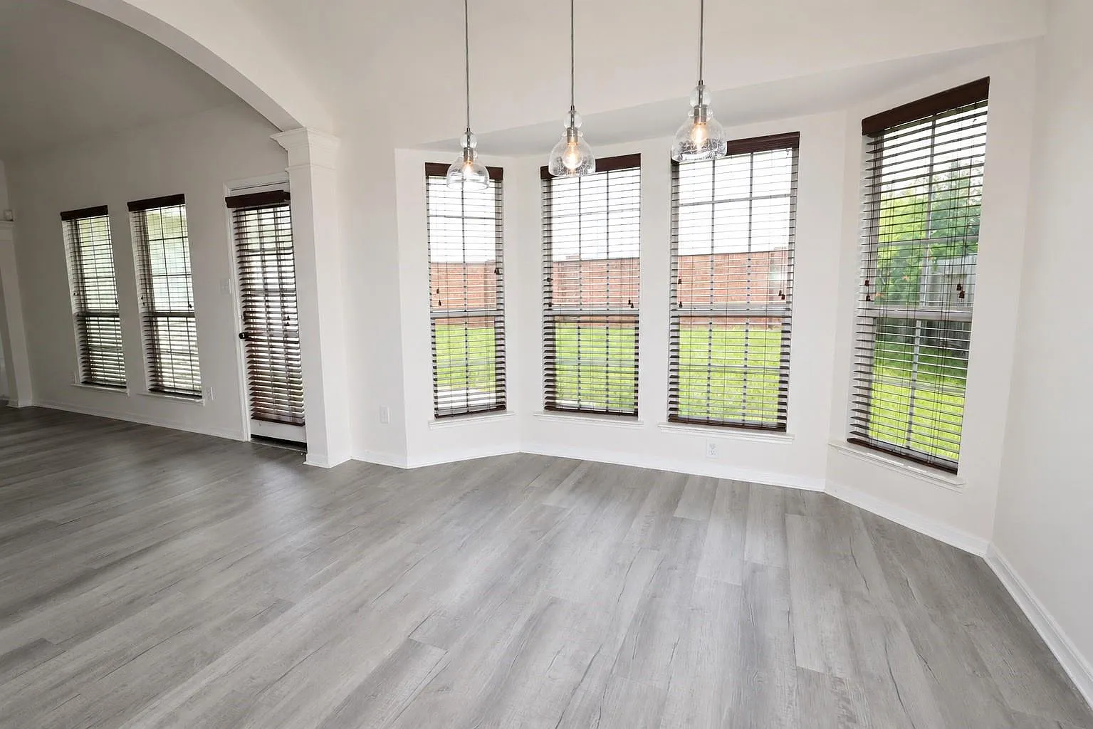 3 bed, 2.0 bath, 2020 sqft, $2,100 — Photo 4