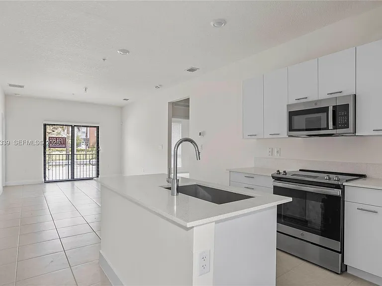 8001 NW 41st St #F-106 — Photo 3