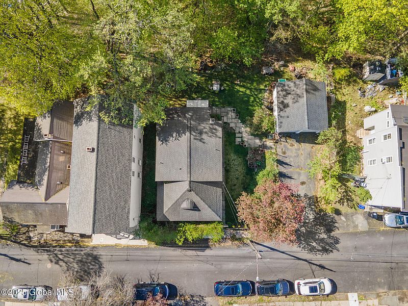 3rd image of 12 Bank Street