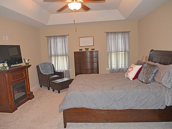 5th image of 109 Windstone Dr