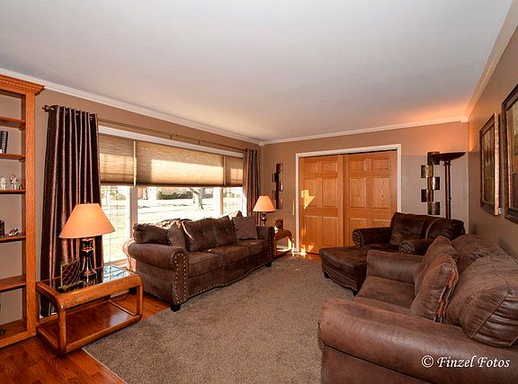2nd image of 44 E Thorndale Ave