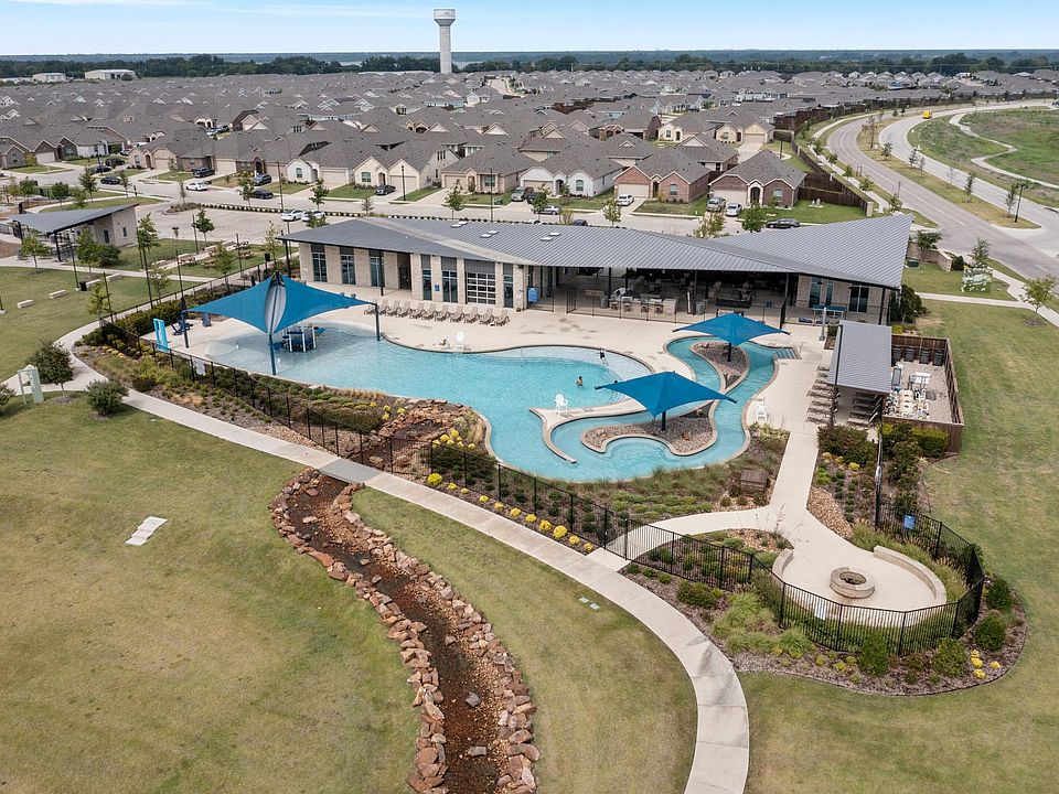 1st image of 322 Mahogany Ln