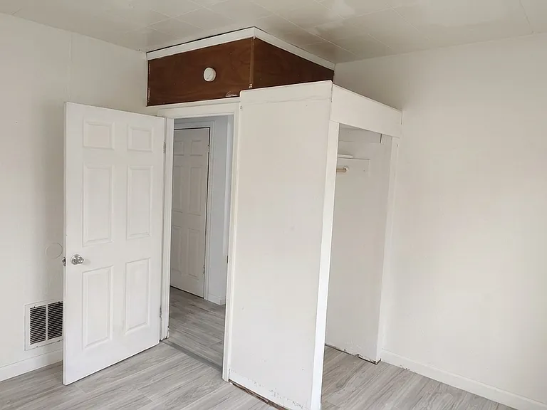 701 Pemberton Pl — Photo 3