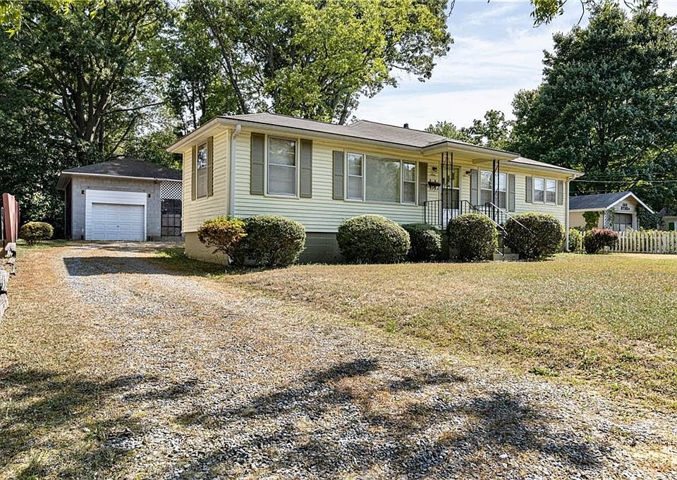 1st image of 464 Hyde Dr NE