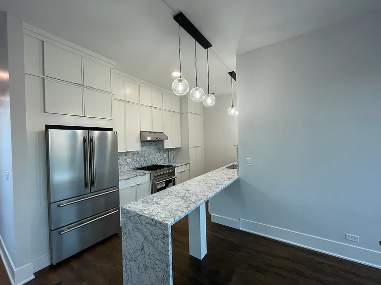 1647 W Hubbard St #2 — Photo 4