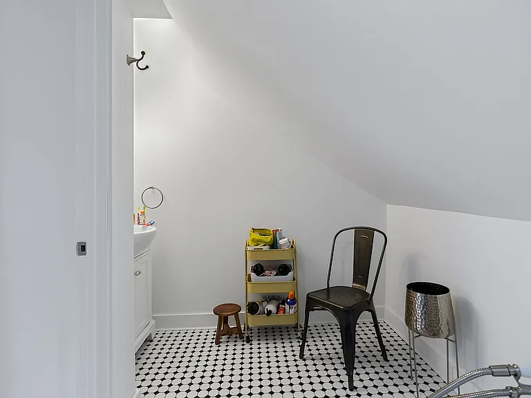 392 Park St #A — Photo 27