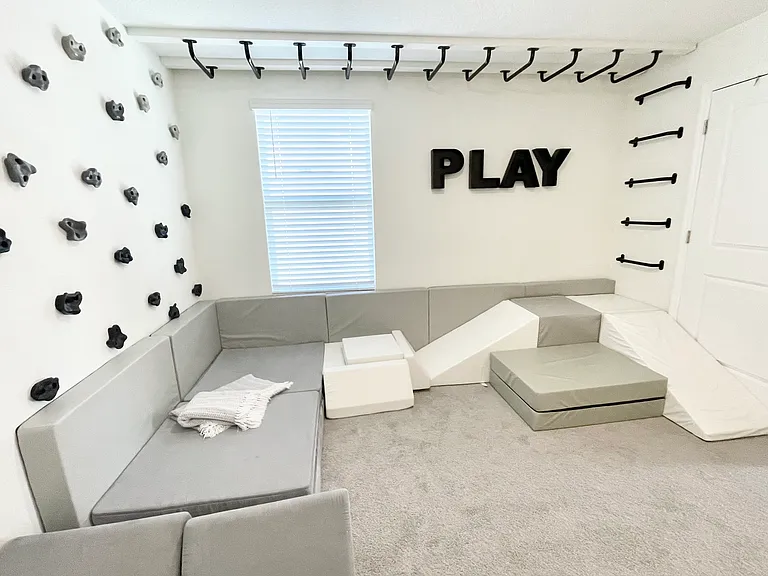 10145 Charlotte Dr — Photo 13