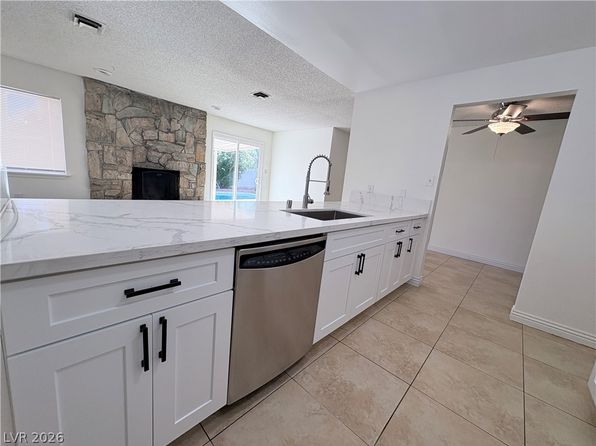 1575 Cherokee Ln