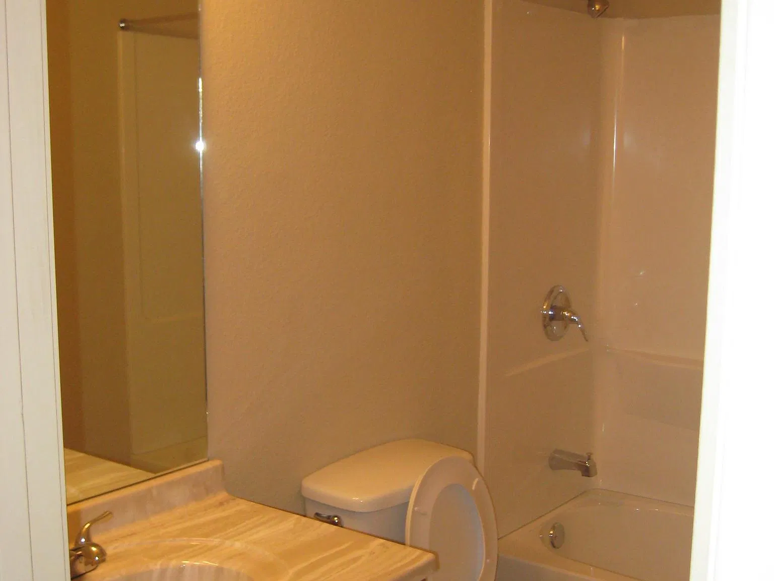 1 bed, 650 sqft, $1,150 — Photo 4