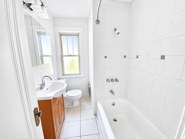 1690 Potomac Ave — Photo 7