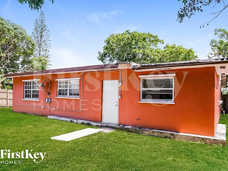 410 NE 26th Ave — Photo 15