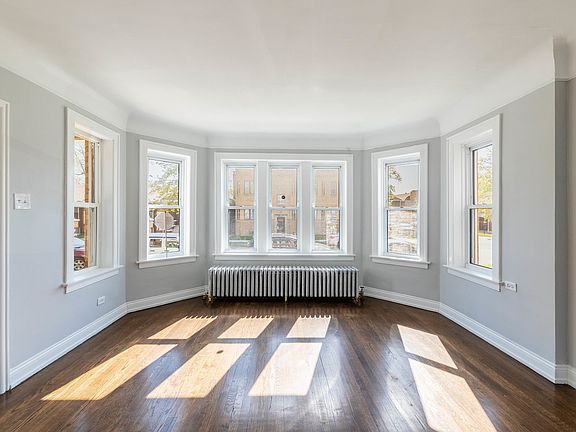 4th image of 6954 S Maplewood Ave