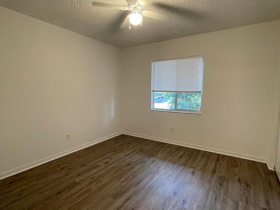4th image of 815 Orchid Springs Dr