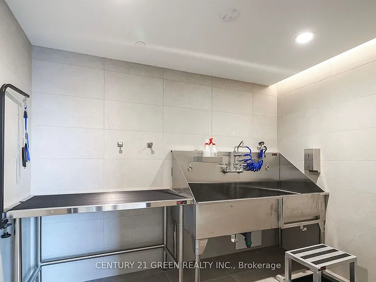 1415 Dundas St E #501 — Photo 18