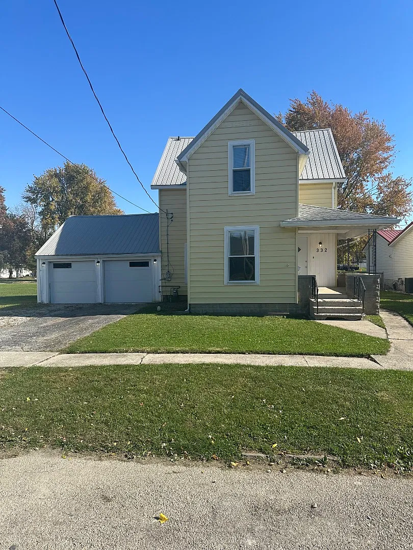 332 N Race St — Photo 1