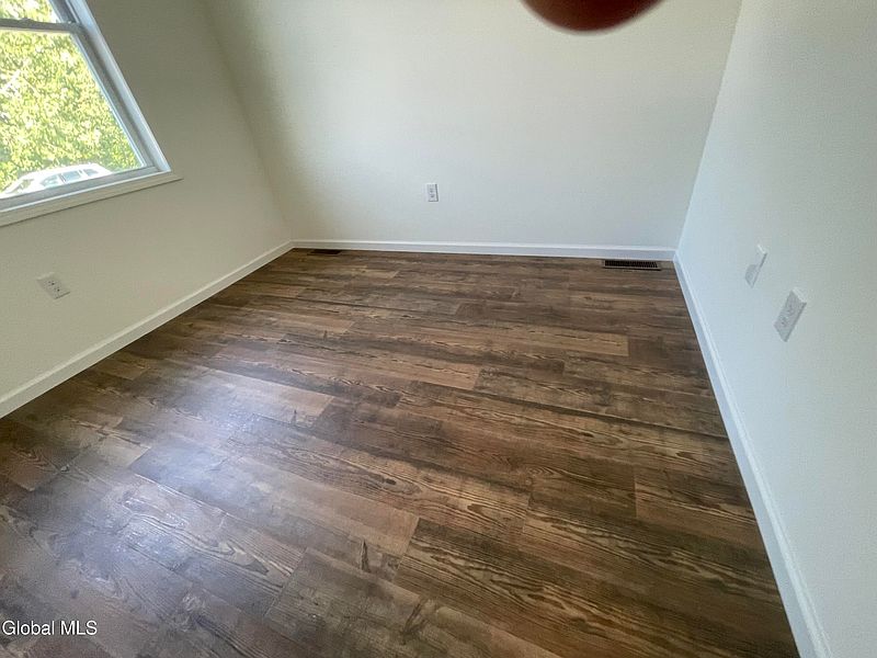 5th image of 35 Newland Road