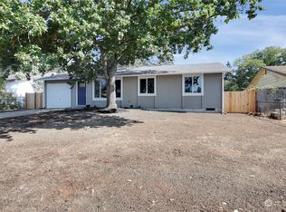 15313 11th Avenue Ct E, Tacoma, WA