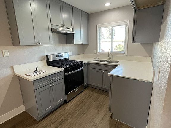 4th image of 13120 Nelson St #G