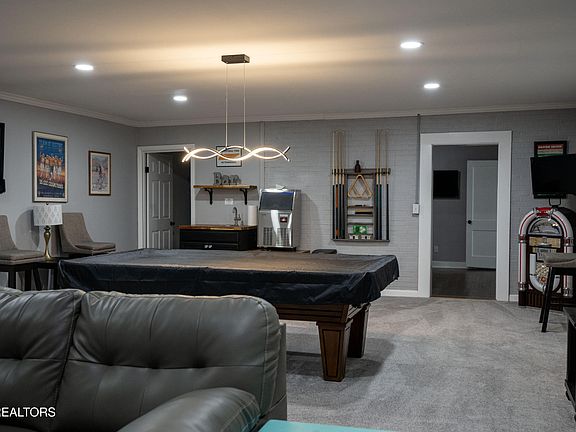 3rd image of 4705 Appleby Ln