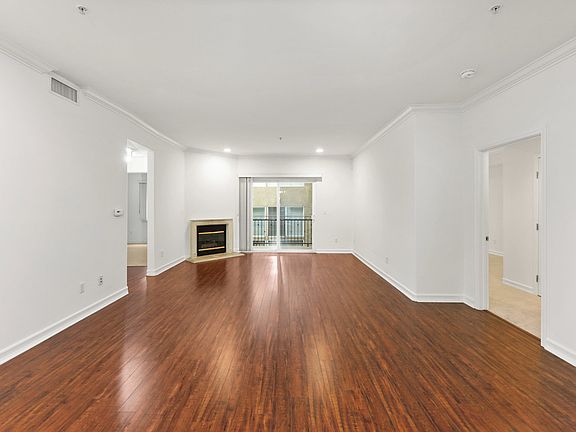 5th image of 2339-2335 S Bentley Ave #203