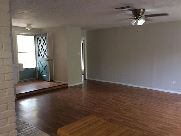 2nd image of 15910 Quill Dr