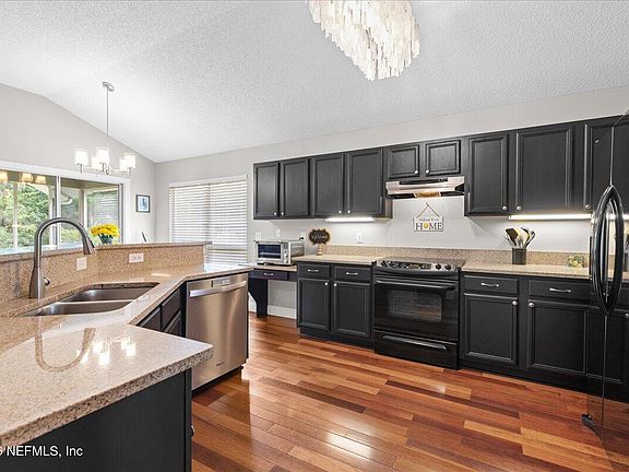 4th image of 1460 CREEKS EDGE Court