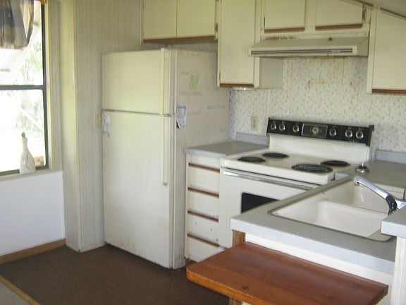 4th image of 900 Elmwood Ave