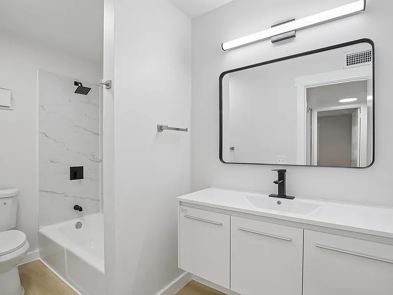 Chateau Apartments - Newly Renovated 1, 2 & 3-Bedrooms at 24th & Hillsboro Village — Photo 39
