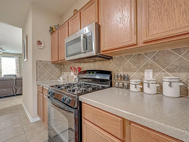 19223 Brook Village Rd — Photo 31