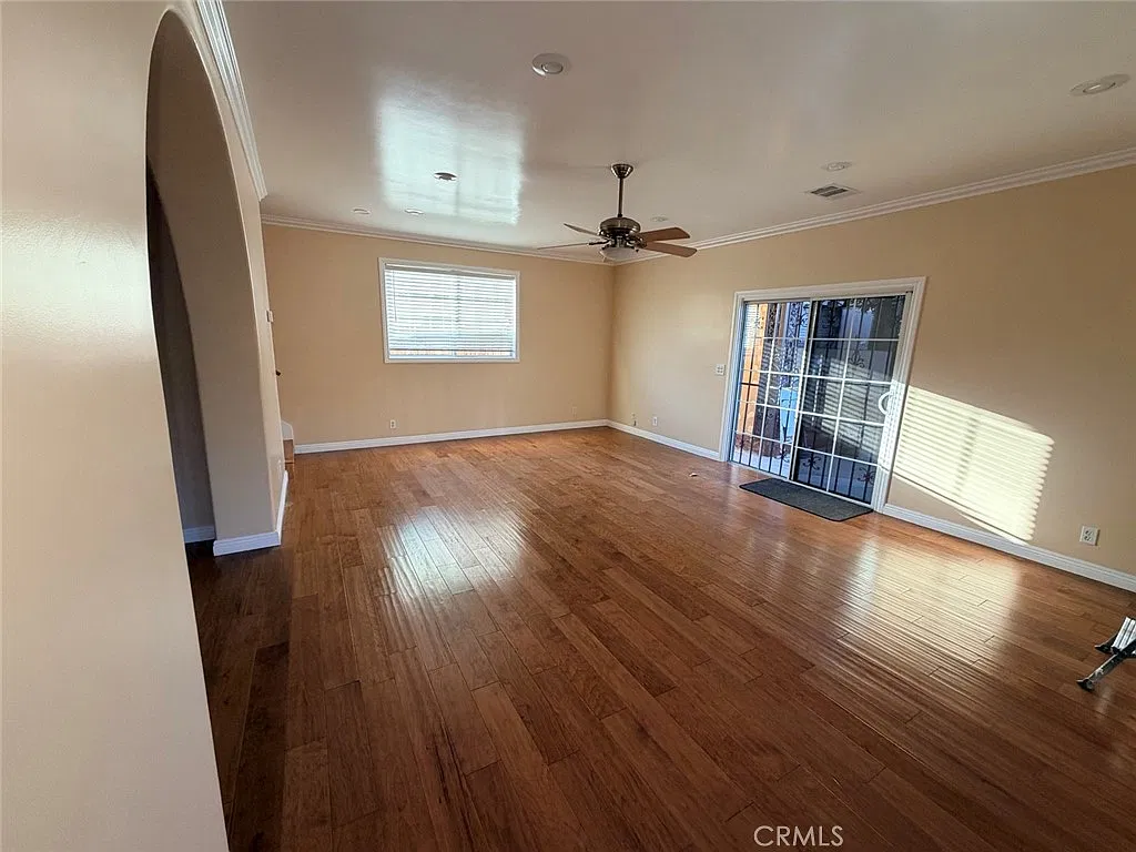 4 bed, 2.5 bath, 1968 sqft, $6,000 — Photo 2