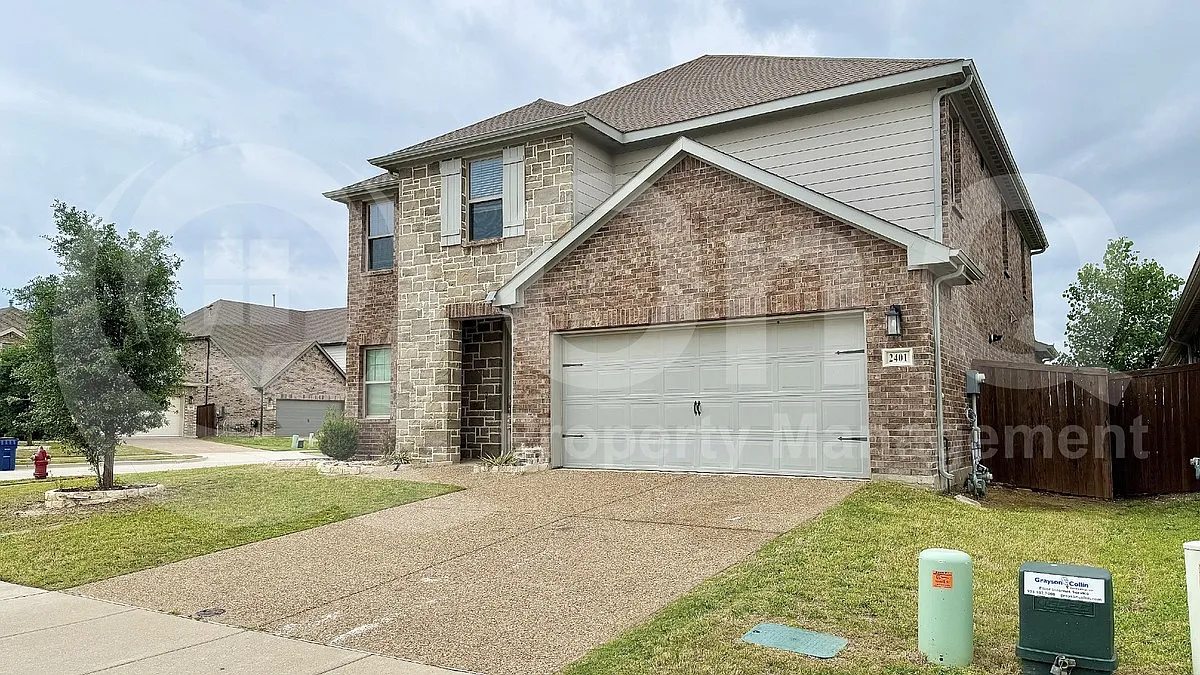 Building Photo - 2401 Lovegrass Ln