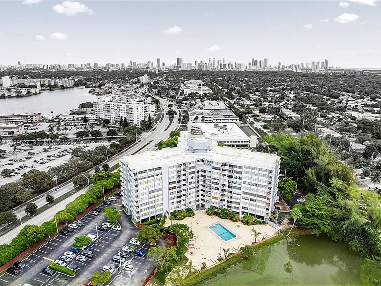 1300 NE Miami Gardens Dr #512E — Photo 20