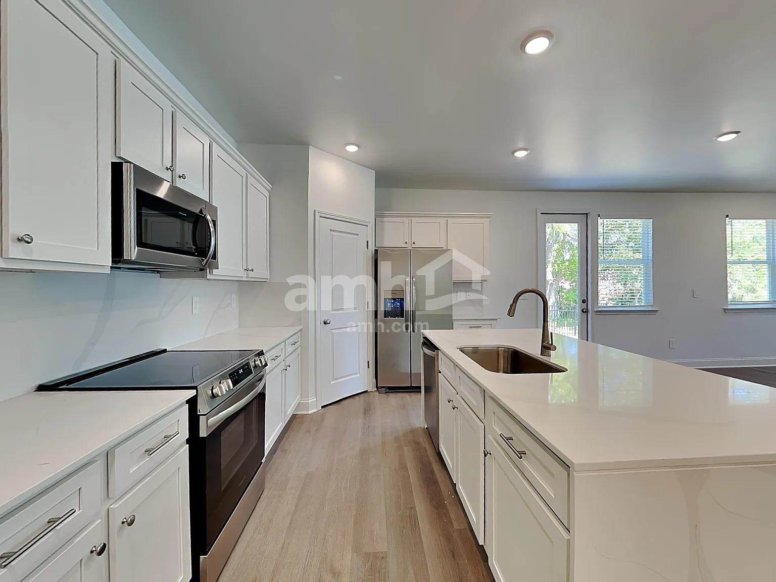 5 bed, 3.0 bath, 2513 sqft, $2,850 — Photo 3