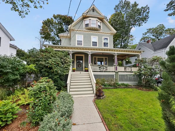 7 Dell Ave, Hyde Park, MA 02136