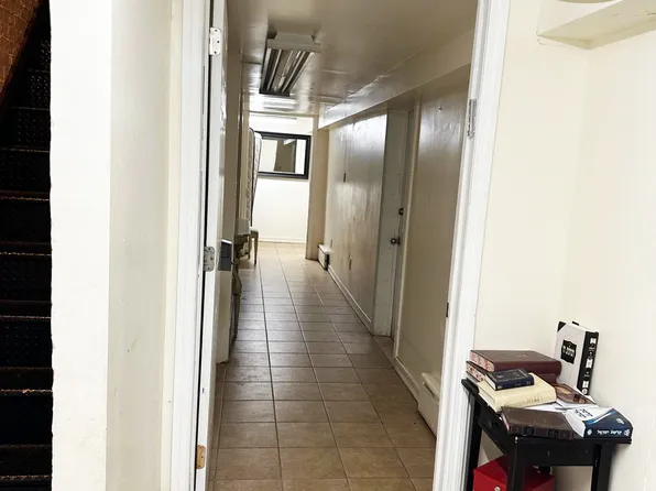 1013 Avenue M image 6 of 17