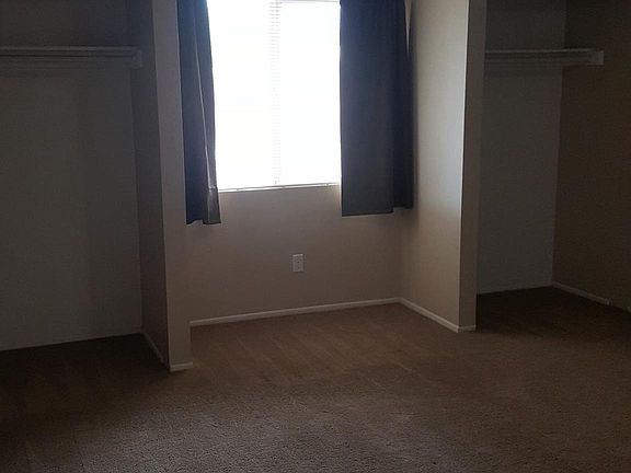 4th image of 1092 N Constitution Dr