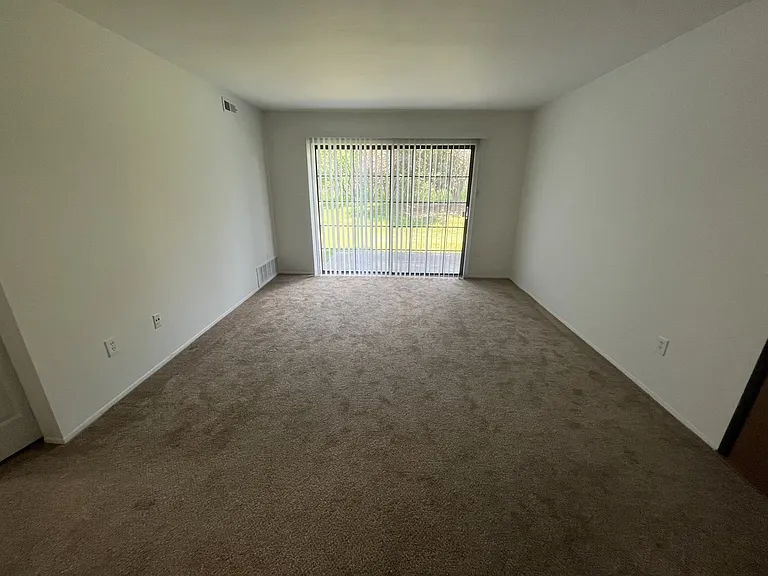 Thornridge Apartments — Photo 34