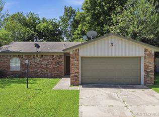11552 E 27th Ct, Tulsa, OK 74129