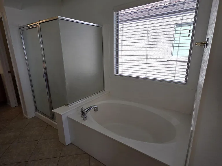 2709 W Redwood Ln — Photo 22