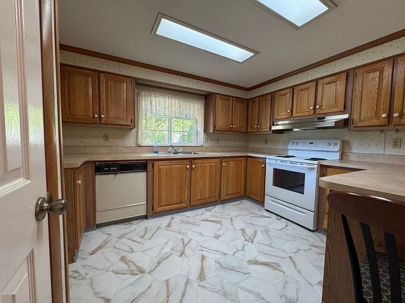 5th image of 27 Grandview Cir #22