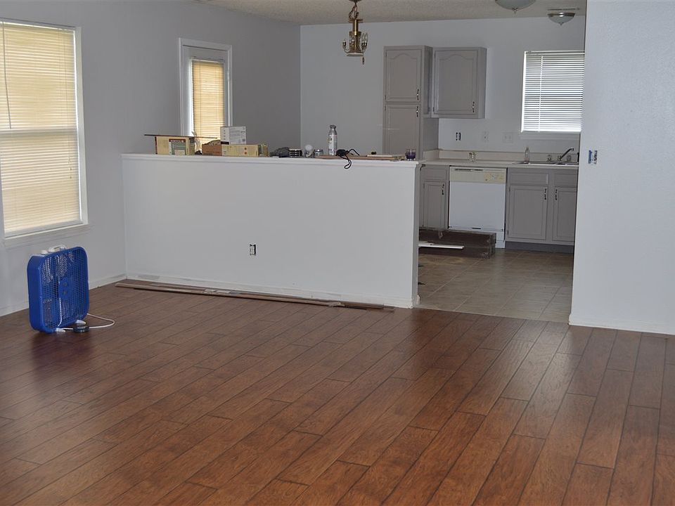 2nd image of 882 Gulf Shore Blvd